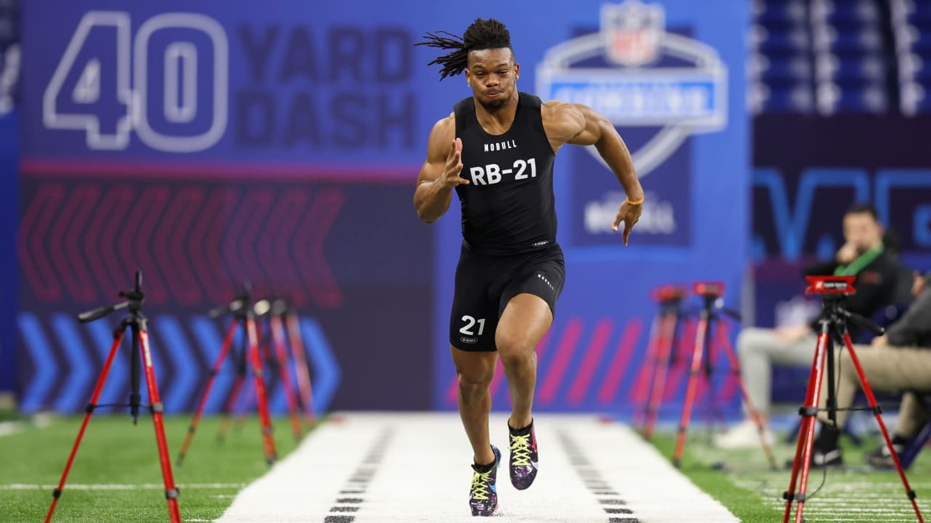 bijan robinson at the nfl combine